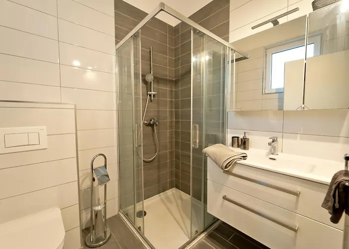 Villa Luka With Private Pool Near *