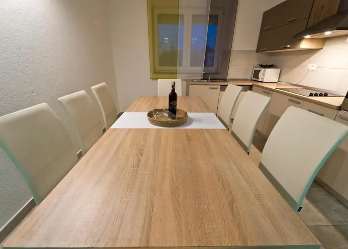 Luka With Private Pool Near Pula