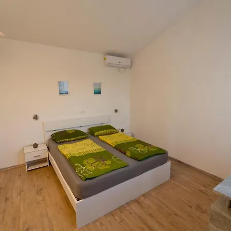 Luka With Private Pool Near * بولا