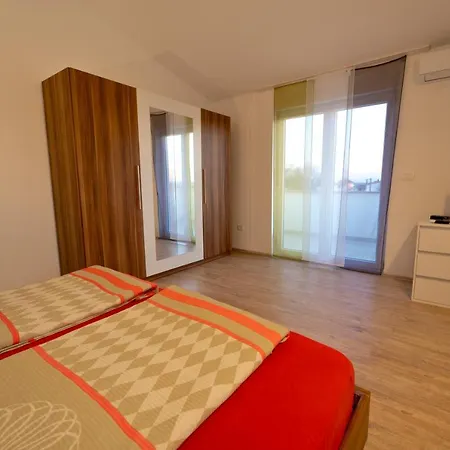 Luka With Private Pool Near * بولا