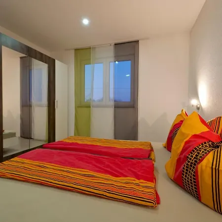 فيلة Luka With Private Pool Near