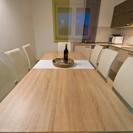 Luka With Private Pool Near Pola