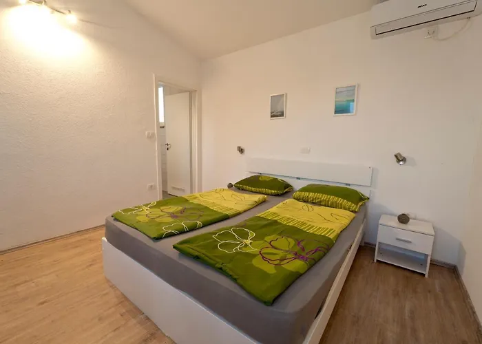 Luka With Private Pool Near 别墅 普拉