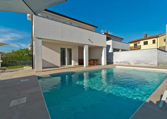 Luka With Private Pool Near 别墅