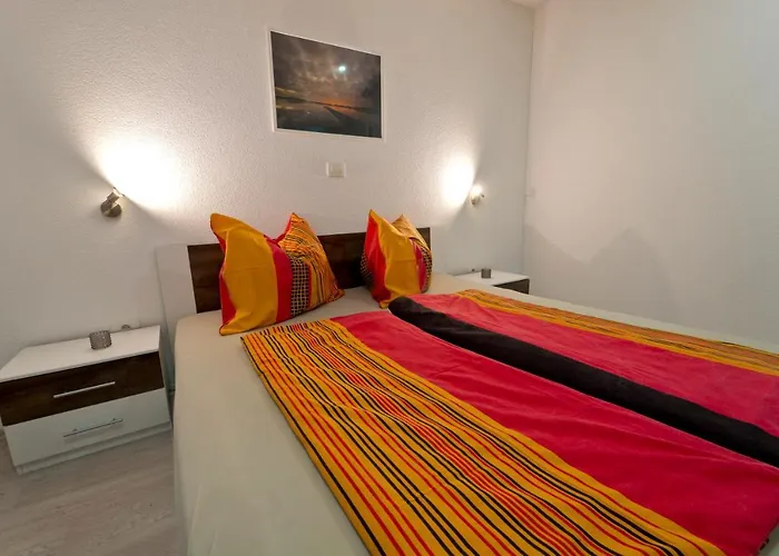 别墅 Luka With Private Pool Near