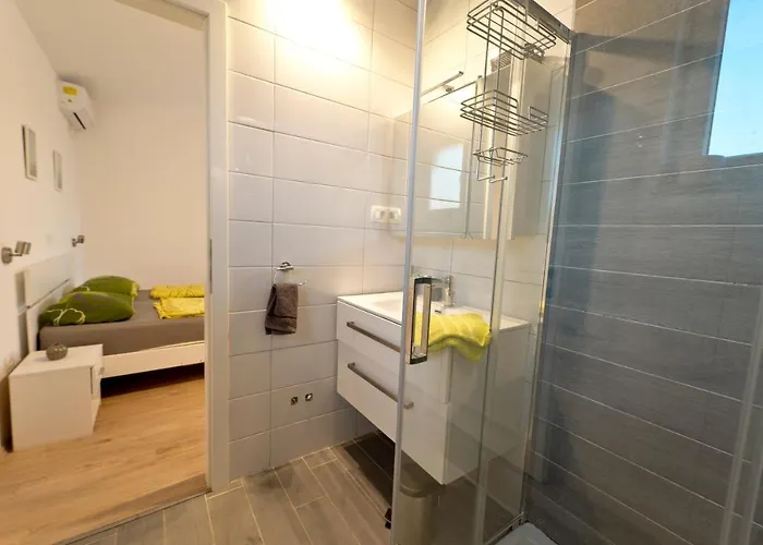 Villa Luka With Private Pool Near *